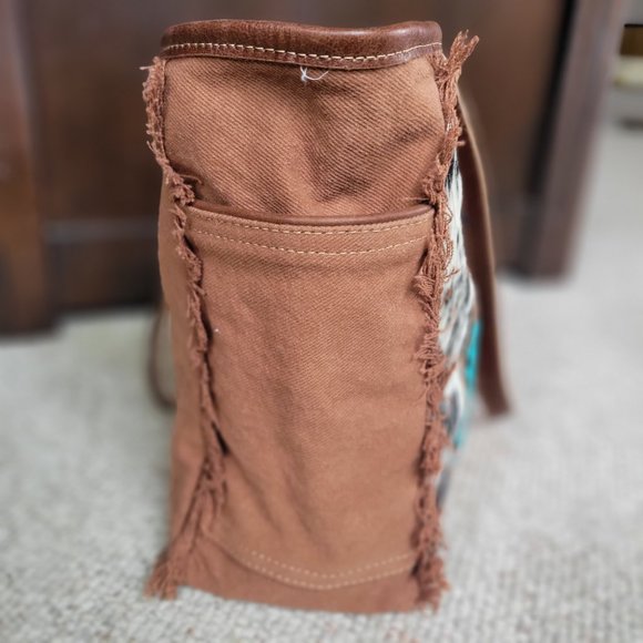 Dawn Rider Tote - Picture 3 of 6